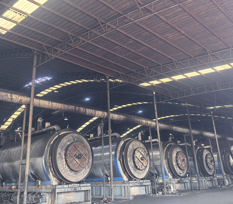 Reattore batch da biomassa a biochar